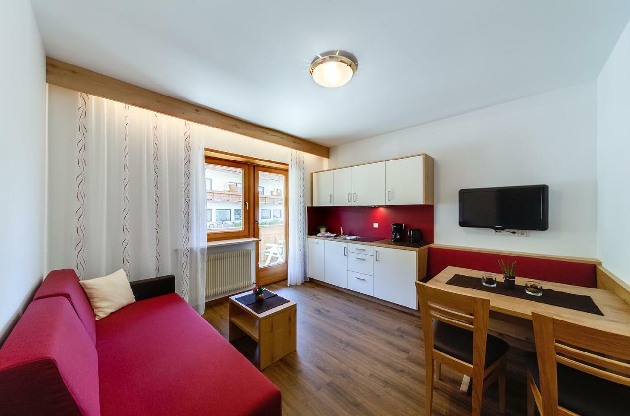 Residence Krone Schenna Eksteriør bilde
